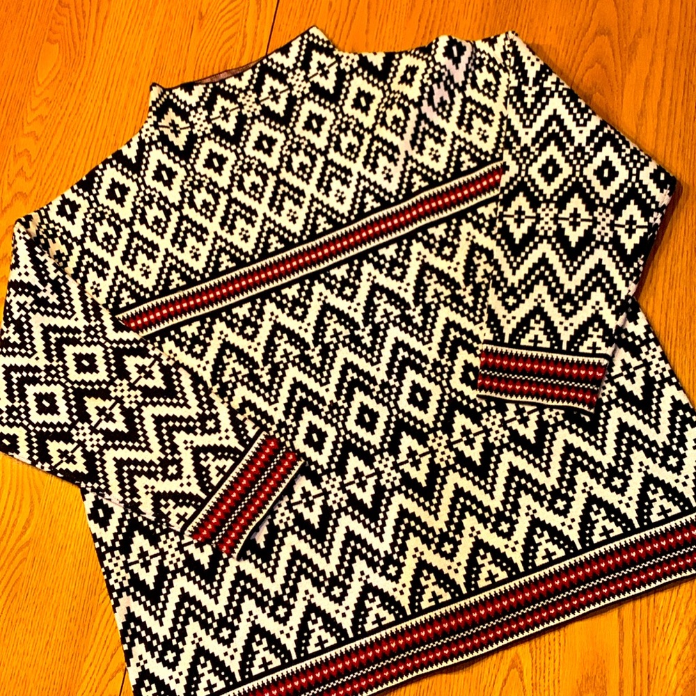 Tahari Women’s Sweater - Size 1X
